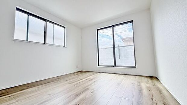 《洋室》 ■明るくスタイリッシュな空間になっています。