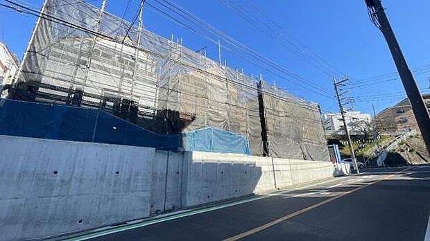 《現地》　■安心して暮らせそうな住環境です。