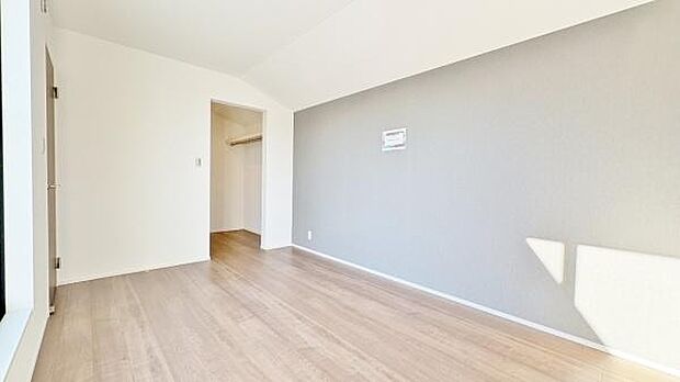 《洋室》 ■明るくスタイリッシュな空間になっています。