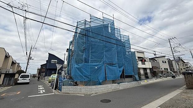 《外観》 ■ここから一つ一つ思い出を紡いでいく。マイホームはいつも家族の歴史とともにあります。おしゃれな外観が家に帰るのを楽しみにしてくれます。