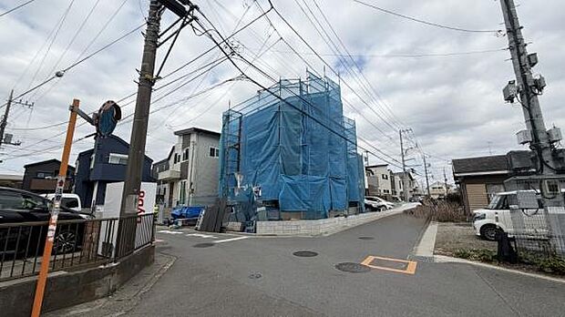 《前面道路》 ■落ち着いた住環境です。