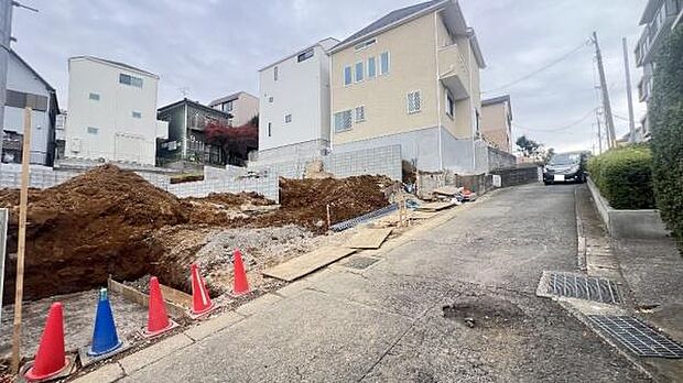 《現地》　■暮らしやすい立地です