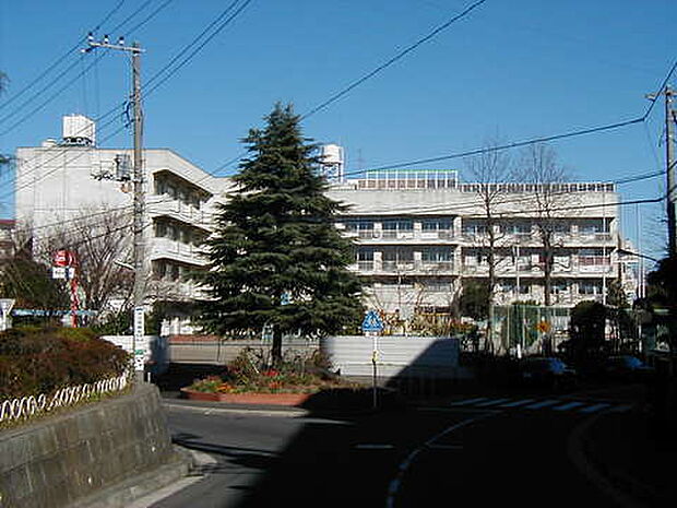 横浜市立瀬戸ヶ谷小学校まで421m