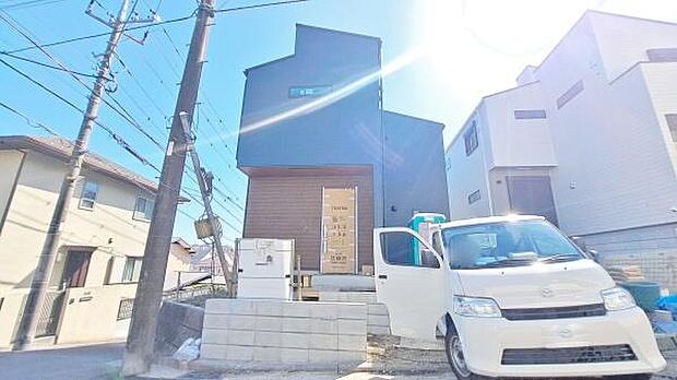 《前面道路》 ■落ち着いた住環境です。