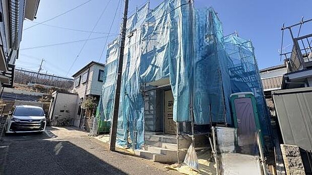 《現地》　■安心して暮らせそうな住環境です。