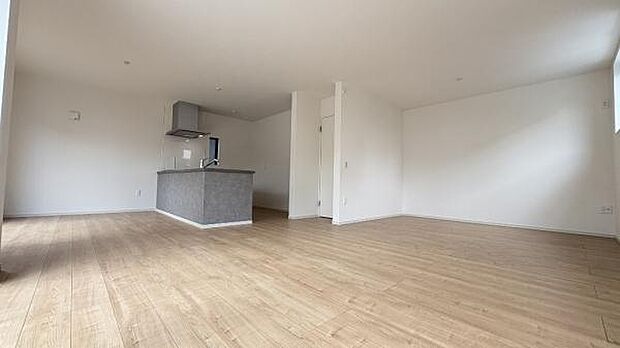 《リビングダイニング》　■上質な時間を育む暮らしのメインステージ。寛ぎとご家族とのコミュニケーションを育む居心地のよい場所。