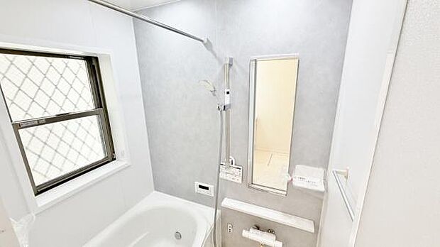 《浴室 》 ■バスルームは一日の疲れを癒す居心地の良い空間です。