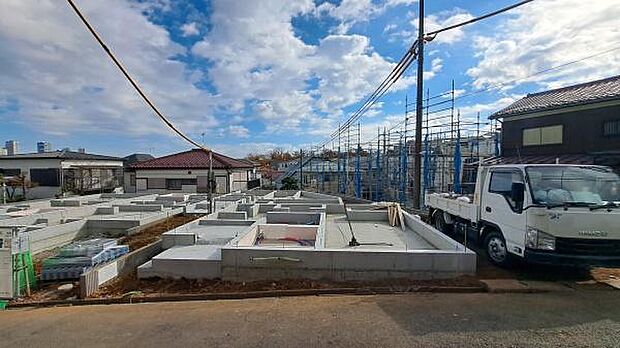 《現地》　青い空と白い雲、気分が晴れる場所がここにあります。