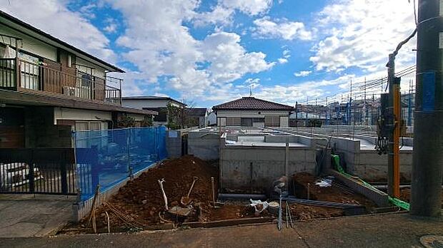 《前面道路》　■落ち着いた住環境です。