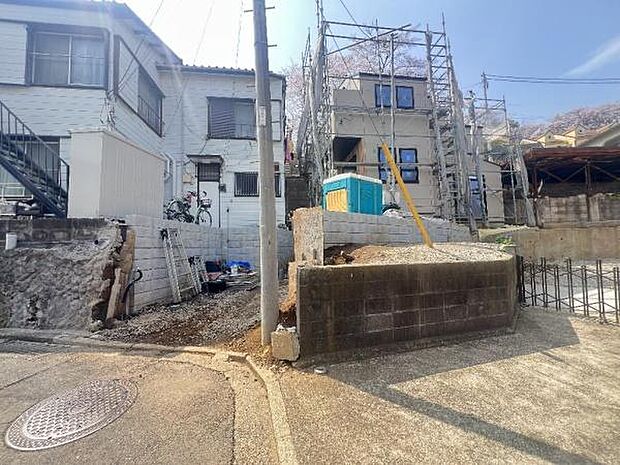 《現地》　■完成が待ち遠しいですね