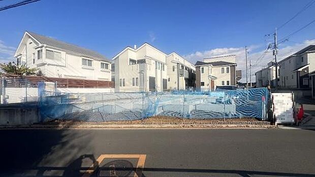 《前面道路》 ■落ち着いた住環境です。