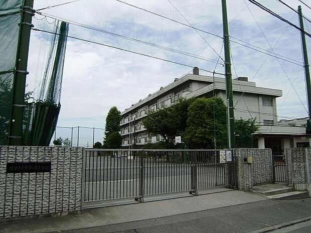 横浜市立東市が尾小学校まで470m