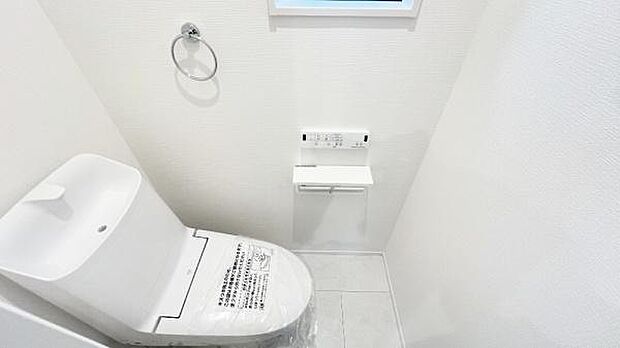 《トイレ》 ■清潔感のある落ち着いたトイレ。