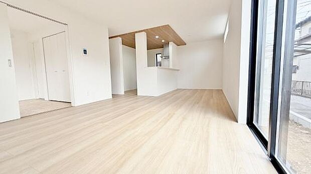 《リビングダイニング》 ■上質な時間を育む暮らしのメインステージ。寛ぎとご家族とのコミュニケーションを育む居心地のよい場所。