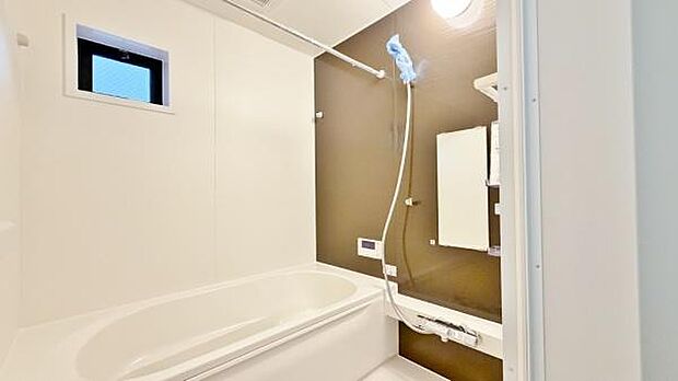 《浴室 》 ■高級感のあるバスルームは一日の疲れを癒す居心地の良い空間です。