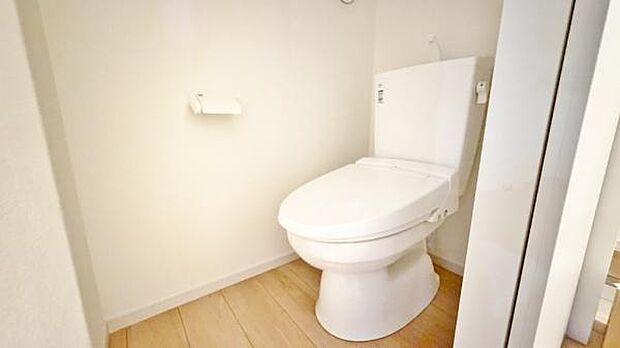 《トイレ》 ■トイレは明るい空間で清潔感があります。