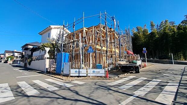 《外観》 ■家族みんなが落ち着ける場所。明るい空間で心も暖か、朝から爽やかな気分。寝る時も包みこまれるようにふんわりと。家にいることが心と体に優しい暖かな暮らし。