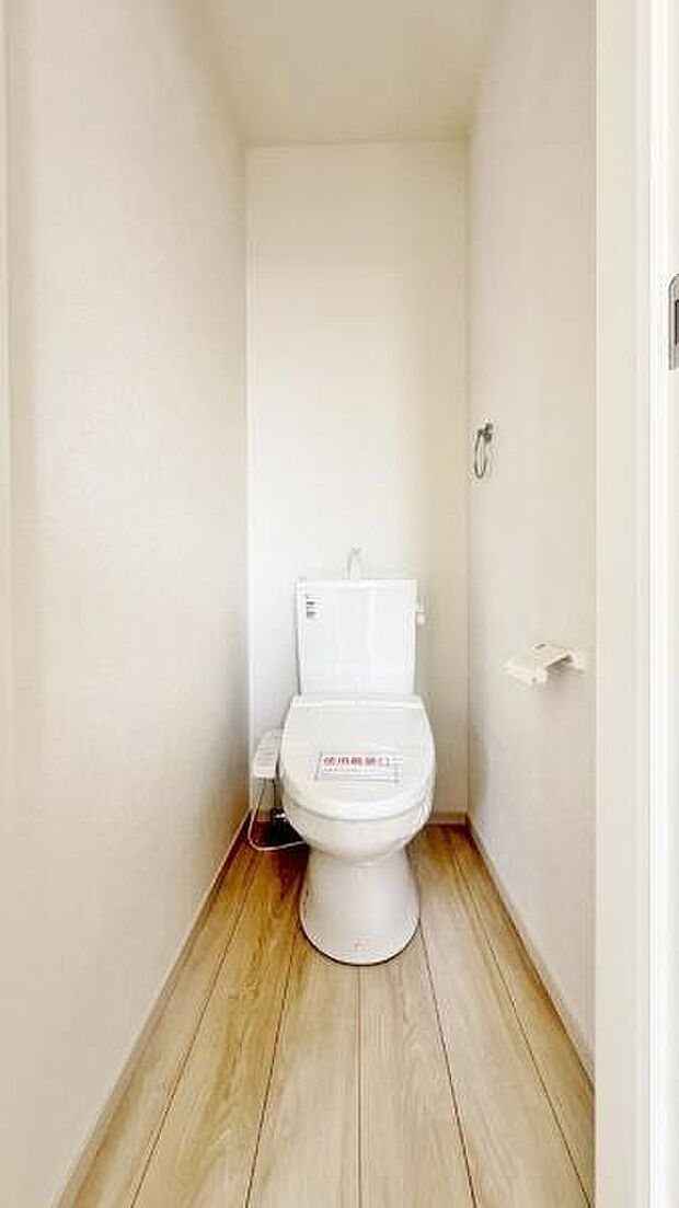 《トイレ》 ■清潔感のある落ち着いたトイレ。