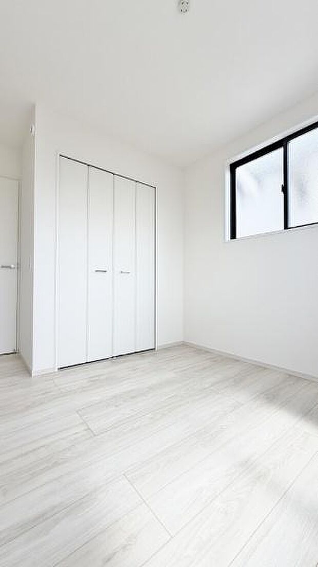 《洋室》 ■明るい空間になっています。