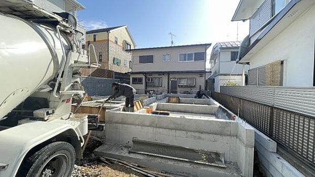 《現地》　青い空と白い雲、気分が晴れる場所がここにあります。