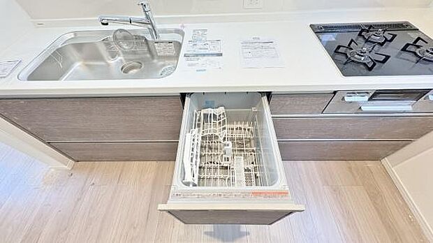 《システムキッチン》 ■会話を楽しみながら食事を味わう。一緒にいる時間が楽しい空間。カフェにいるような気分で毎日を過ごしたい。
