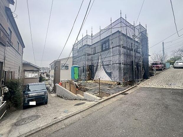 《現地》　青い空と白い雲、気分が晴れる場所がここにあります。