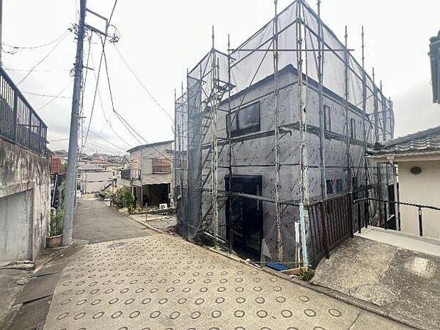 《前面道路》　■落ち着いた住環境です。