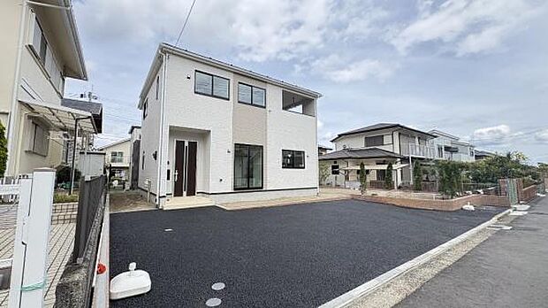 《現地》　■青い空と白い雲、気分が晴れる場所がここにあります。