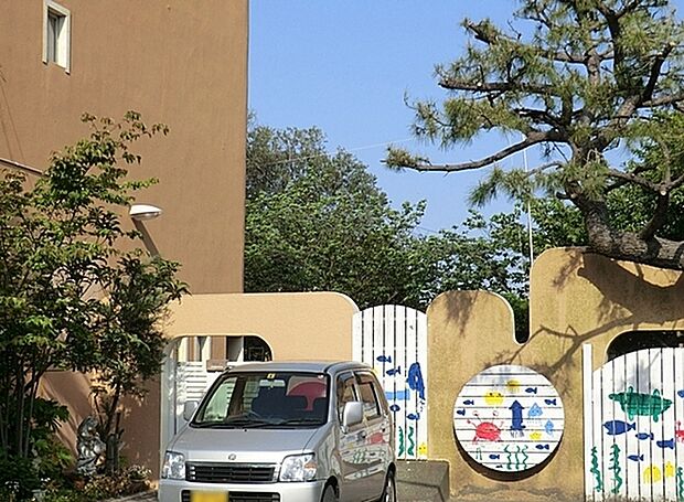 鎌倉市立腰越保育園まで373m、江ノ電腰越駅から徒歩7分　開所時間　平日7時から19時　土7時から18時 受入月齢　生後2ヶ月から　延長保育、一時保育有