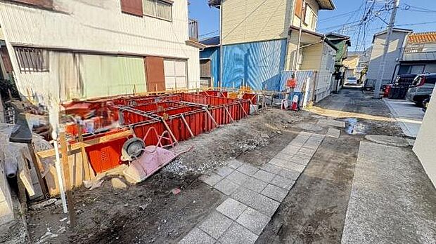 《現地》 ■安心して暮らせそうな住環境です。