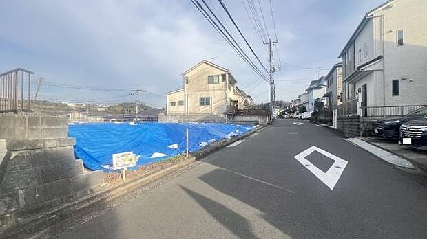 《現地》　■さわやかな風が渡りたっぷり陽光がふりそそぐ立地。