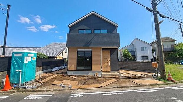 《現地》　■さわやかな風が渡りたっぷり陽光がふりそそぐ立地。