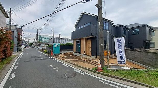 《現地》　青い空と白い雲、気分が晴れる場所がここにあります。