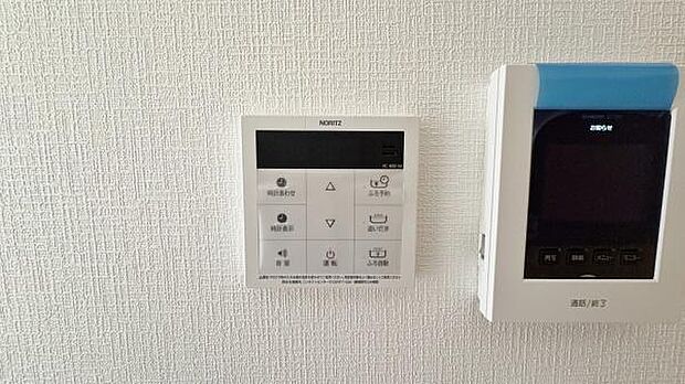 ワンタッチでご利用できる多機能給湯器のパネルリモコン!!操作性が良いのはもちろんタイマーなどの各機能を使いこなすことで毎日の家事作業の負担を軽減することもできます♪