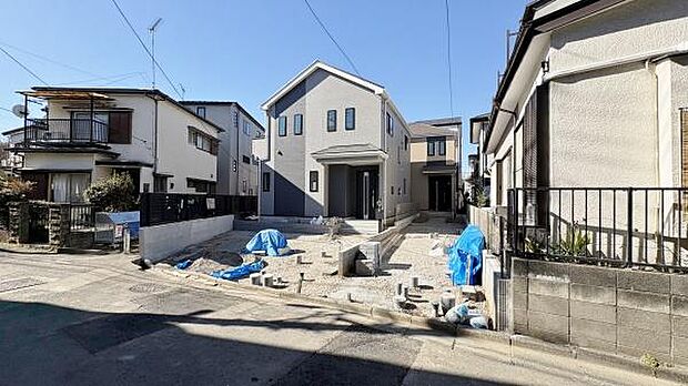 車通りも少ないため、落ち着いた雰囲気です。お子様がいらっしゃる方もご安心かと思います。