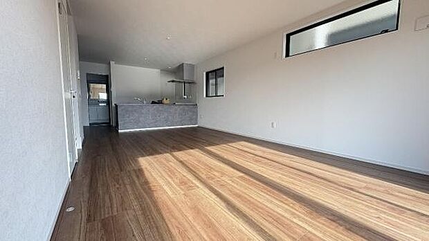 《リビングダイニング》 ■ご家族でゆったりとした時間を過ごす場所です。