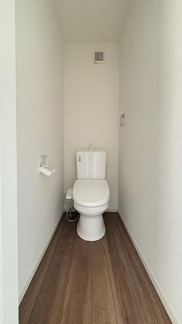 《トイレ》　■清潔感のある落ち着いたトイレ。