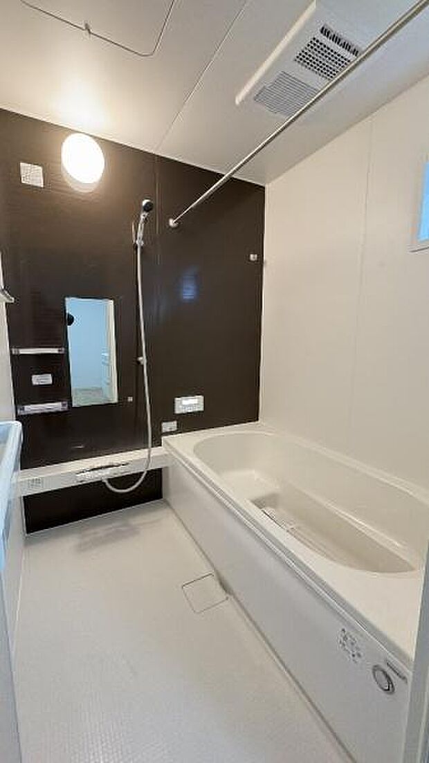 《浴室 》 ■バスルームは一日の疲れを癒す居心地の良い空間です。