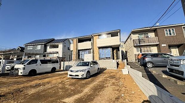 《現地》　■駐車スペース2台可能です。