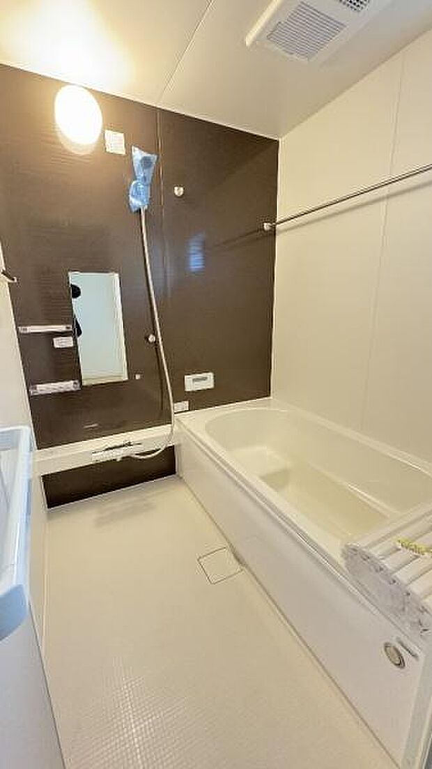 《浴室 》 ■バスルームは一日の疲れを癒す居心地の良い空間です。