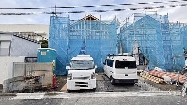 《前面道路》　■静かで落ち着いた雰囲気。