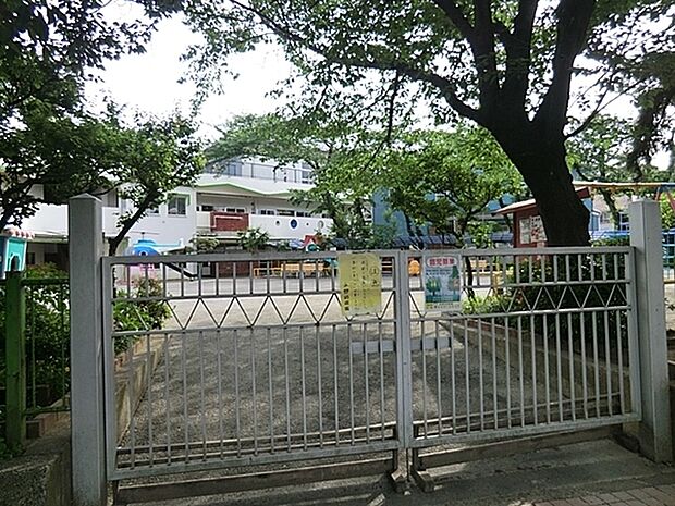 永野幼稚園まで295m、子どもたちの豊かな想像力と円満な社会性を育てる保育を行っています。未就園児保育・預かり保育・水曜日のみ希望者には給食