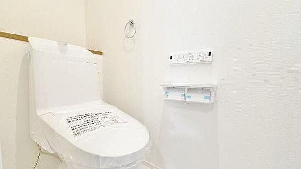 《トイレ》■トイレは明るい空間で清潔感があります。