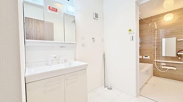 《洗面台》 ■朝のバタバタした身支度を支えてくれる洗面所。