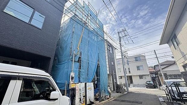 《前面道路》 ■落ち着いた住環境です。