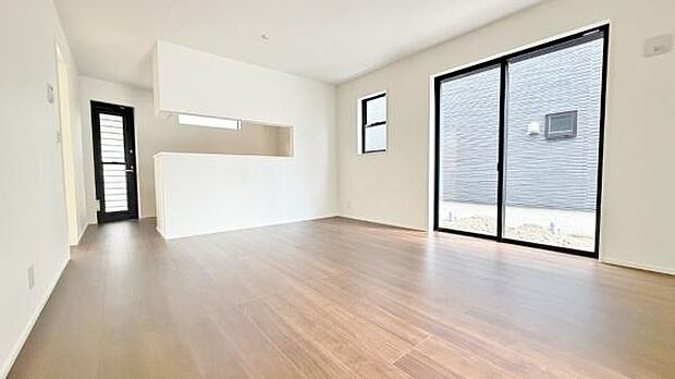 《リビングダイニング》 ■上質な時間を育む暮らしのメインステージ。寛ぎとご家族とのコミュニケーションを育む居心地のよい場所。