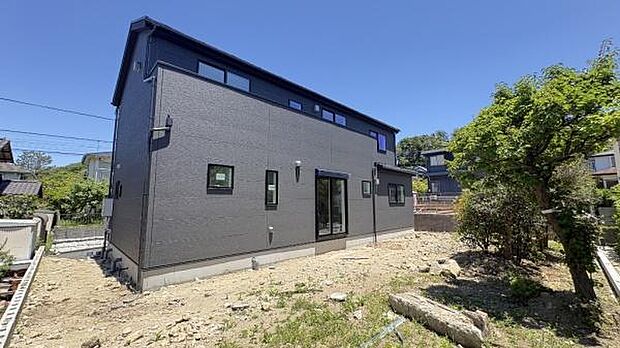 《現地》 さわやかな風が渡りたっぷり陽光がふりそそぐ立地。