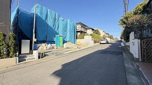 《前面道路》 ■落ち着いた住環境です。