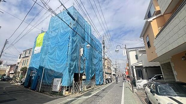 《前面道路》 ■静かで落ち着いた雰囲気。