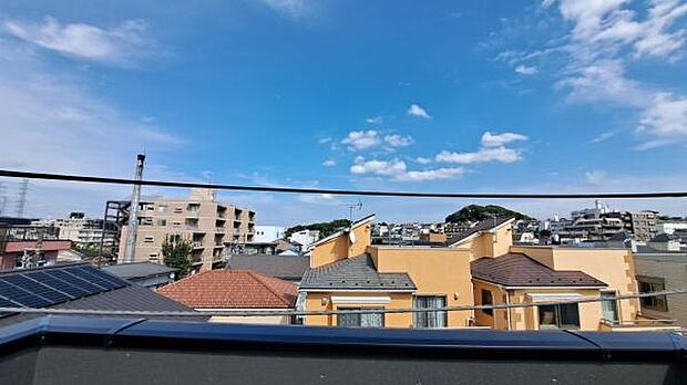 《眺望》　■「空」×「光」×「風」。開放感を具現化したような現地は、まさに「永住の地」としての選択肢です。